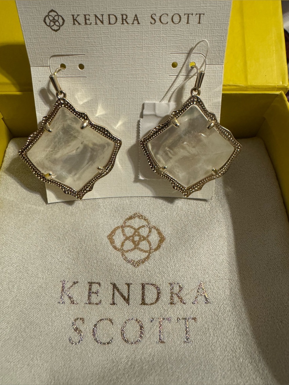 Kendra Scott Gold Kirsten Drop Earrings w/original bag and box-NIB